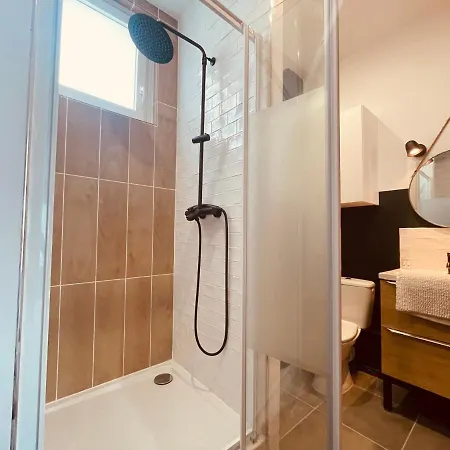 Essence De Vie - Baignoire Balneo - 270 Apartment
