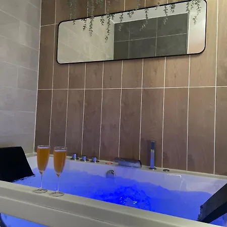 Apartment Essence De Vie - Baignoire Balneo - 270